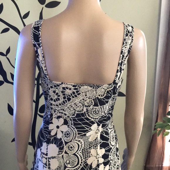 Summer dress - Picture 5 of 9